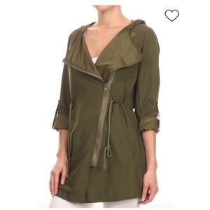 Army green rain coat | Haute Monde